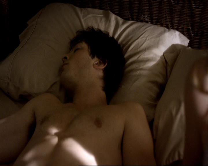 VampireDiariesWorld_dot_org-1x03FridayNightBites0037.jpg