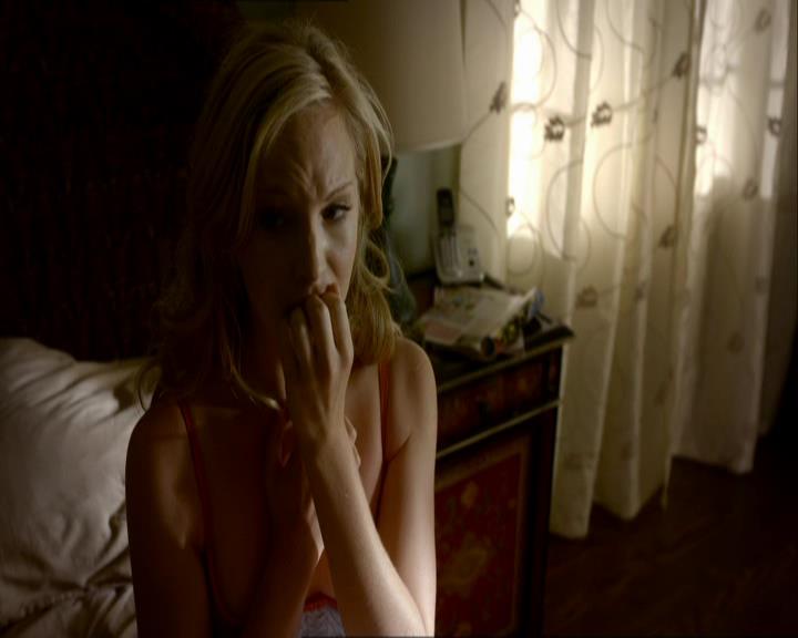 VampireDiariesWorld_dot_org-1x03FridayNightBites0040.jpg