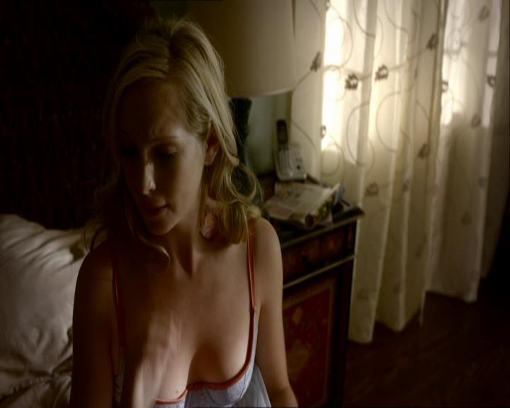 VampireDiariesWorld_dot_org-1x03FridayNightBites0044.jpg