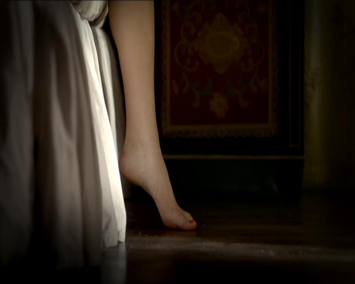 VampireDiariesWorld_dot_org-1x03FridayNightBites0048.jpg