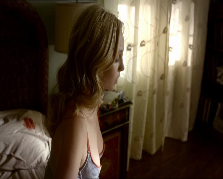 VampireDiariesWorld_dot_org-1x03FridayNightBites0050.jpg