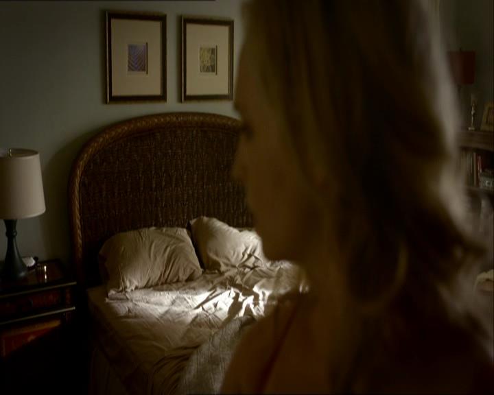 VampireDiariesWorld_dot_org-1x03FridayNightBites0085.jpg