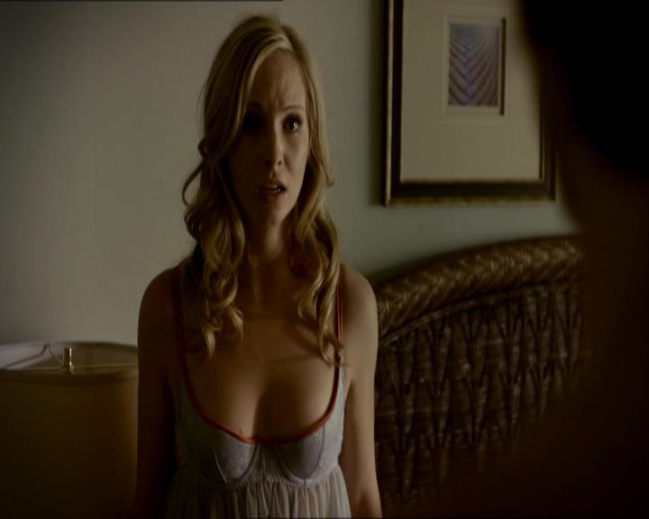 VampireDiariesWorld_dot_org-1x03FridayNightBites0090.jpg