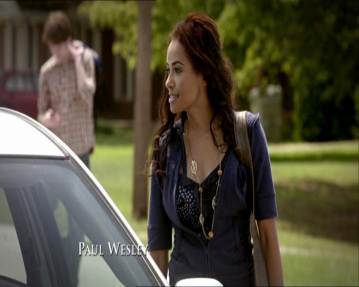VampireDiariesWorld_dot_org-1x03FridayNightBites0128.jpg