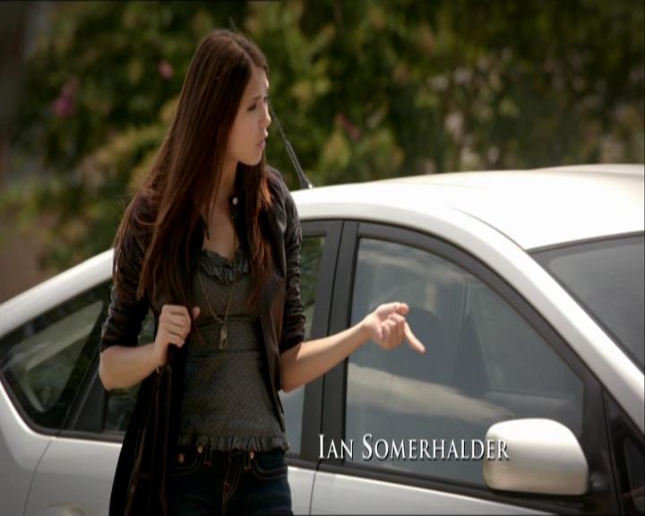 VampireDiariesWorld_dot_org-1x03FridayNightBites0131.jpg