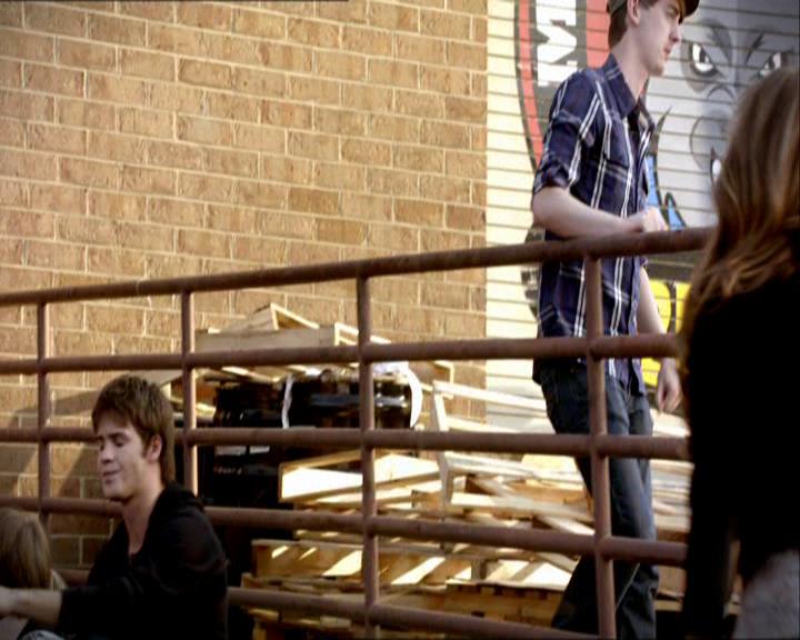 VampireDiariesWorld_dot_org-1x03FridayNightBites0181.jpg
