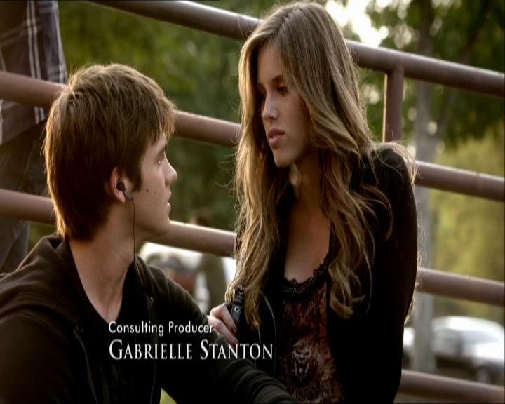 VampireDiariesWorld_dot_org-1x03FridayNightBites0197.jpg