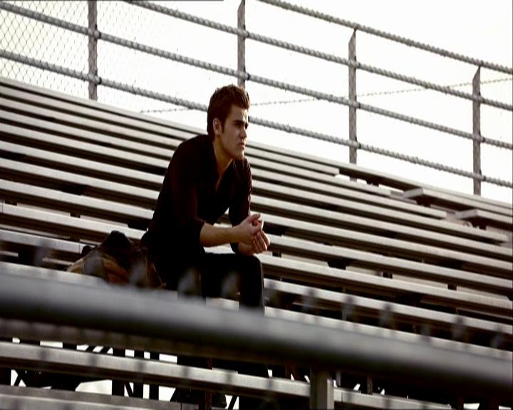 VampireDiariesWorld_dot_org-1x03FridayNightBites0449.jpg