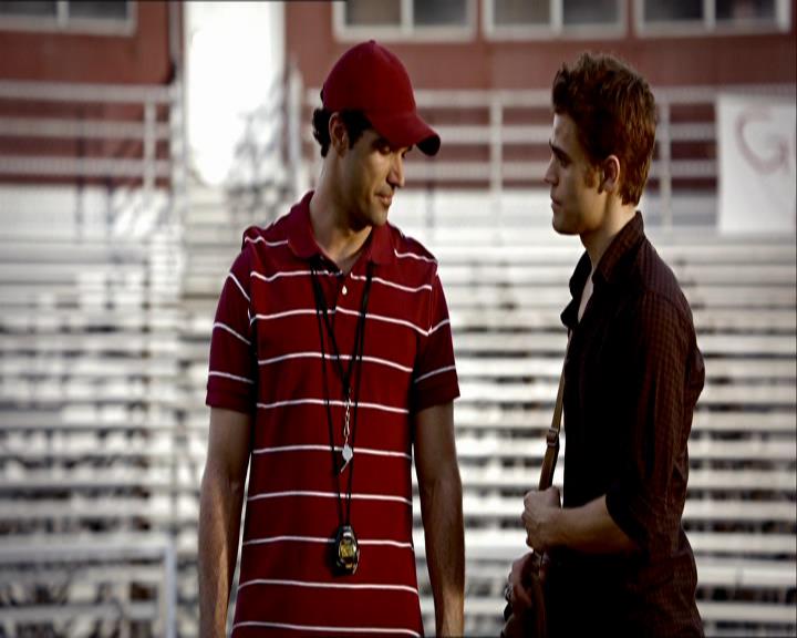 VampireDiariesWorld_dot_org-1x03FridayNightBites0510.jpg