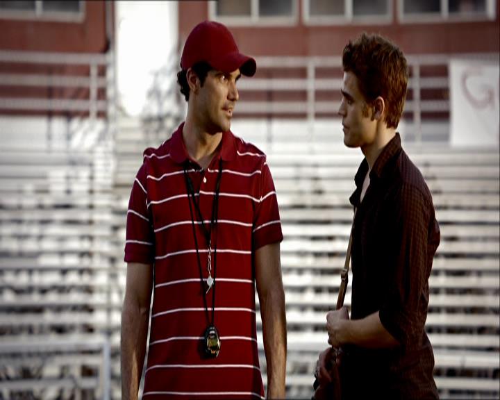 VampireDiariesWorld_dot_org-1x03FridayNightBites0511.jpg