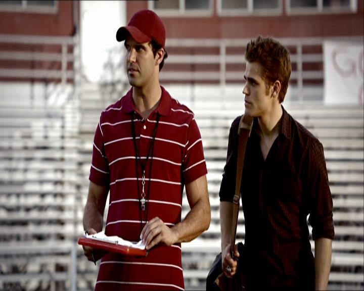 VampireDiariesWorld_dot_org-1x03FridayNightBites0527.jpg