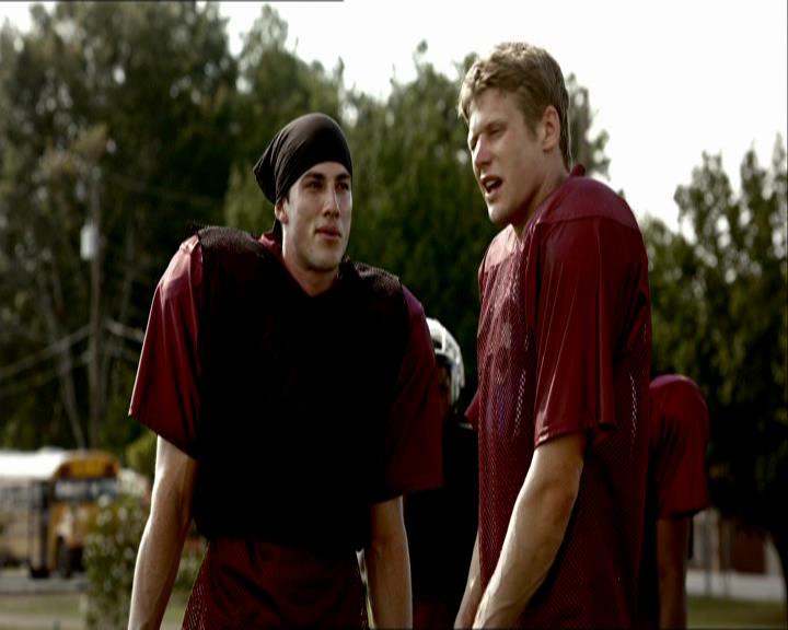 VampireDiariesWorld_dot_org-1x03FridayNightBites0532.jpg