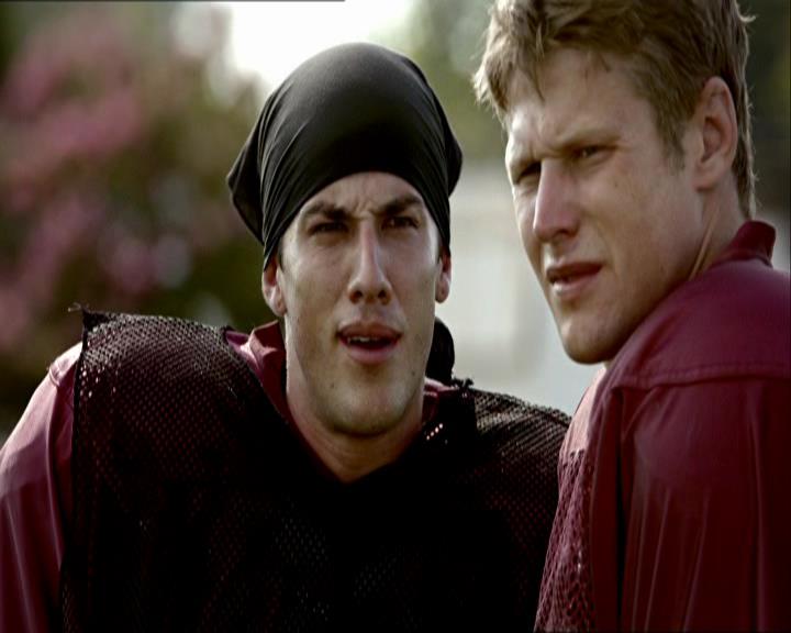 VampireDiariesWorld_dot_org-1x03FridayNightBites0533.jpg