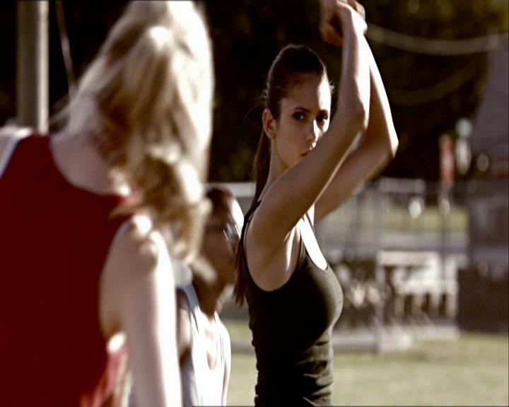 VampireDiariesWorld_dot_org-1x03FridayNightBites0593.jpg