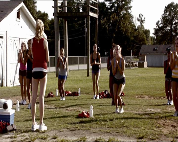 VampireDiariesWorld_dot_org-1x03FridayNightBites0601.jpg