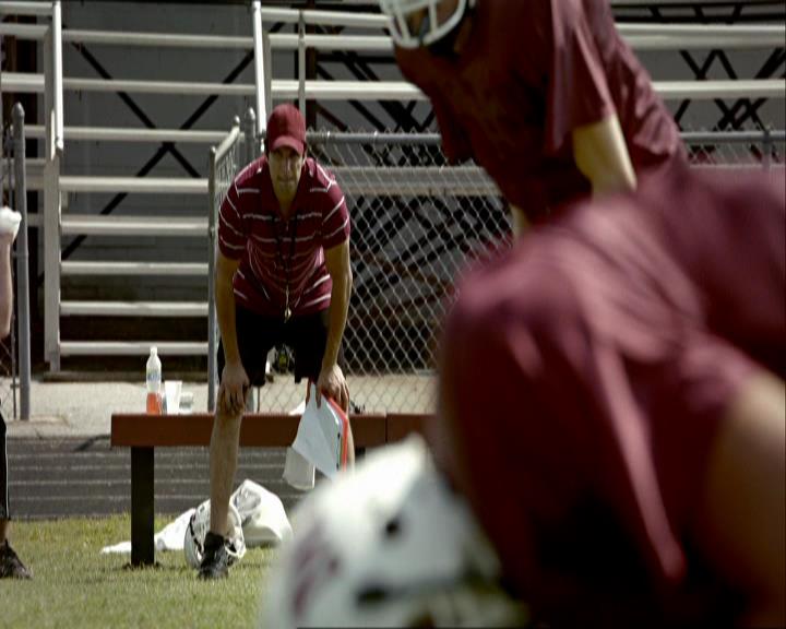 VampireDiariesWorld_dot_org-1x03FridayNightBites0610.jpg