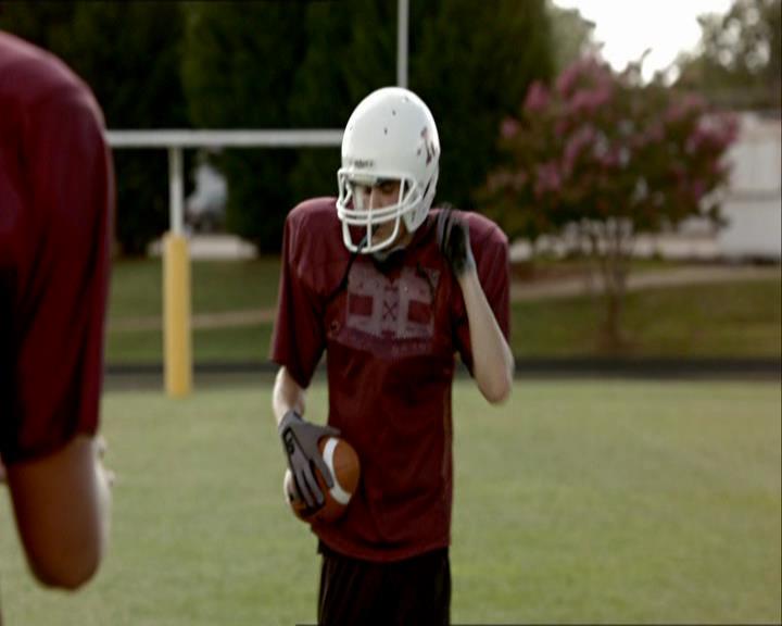 VampireDiariesWorld_dot_org-1x03FridayNightBites0621.jpg VampireDiariesWorld_dot_org-1x03FridayNightBites0621.jpg