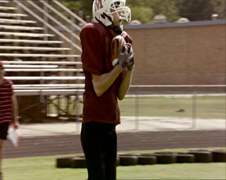 VampireDiariesWorld_dot_org-1x03FridayNightBites0647.jpg