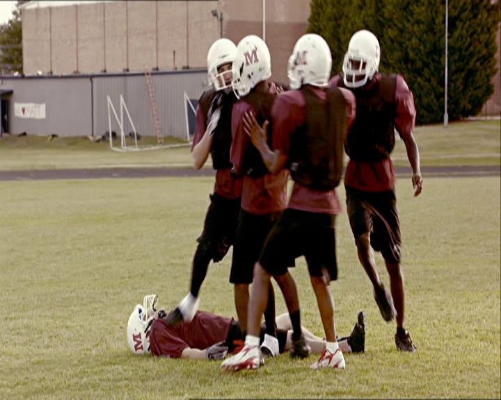 VampireDiariesWorld_dot_org-1x03FridayNightBites0704.jpg