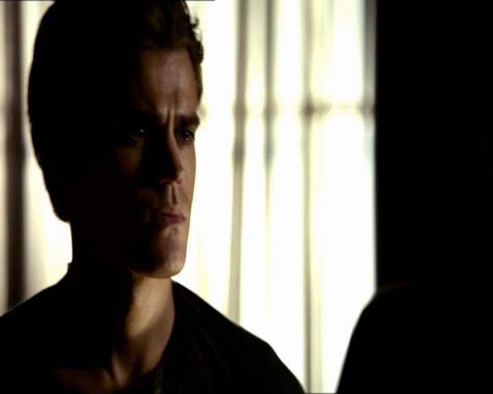 VampireDiariesWorld_dot_org-1x03FridayNightBites0760.jpg