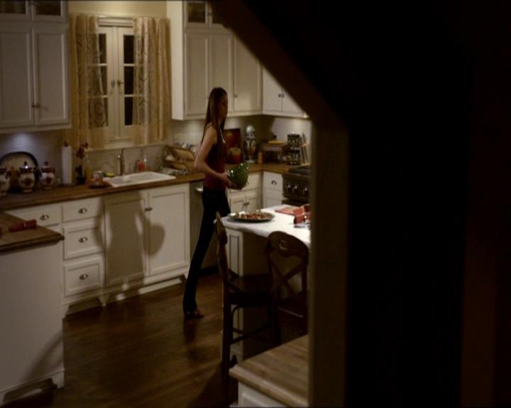 VampireDiariesWorld_dot_org-1x03FridayNightBites0821.jpg
