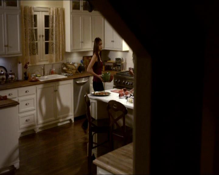 VampireDiariesWorld_dot_org-1x03FridayNightBites0822.jpg VampireDiariesWorld_dot_org-1x03FridayNightBites0822.jpg
