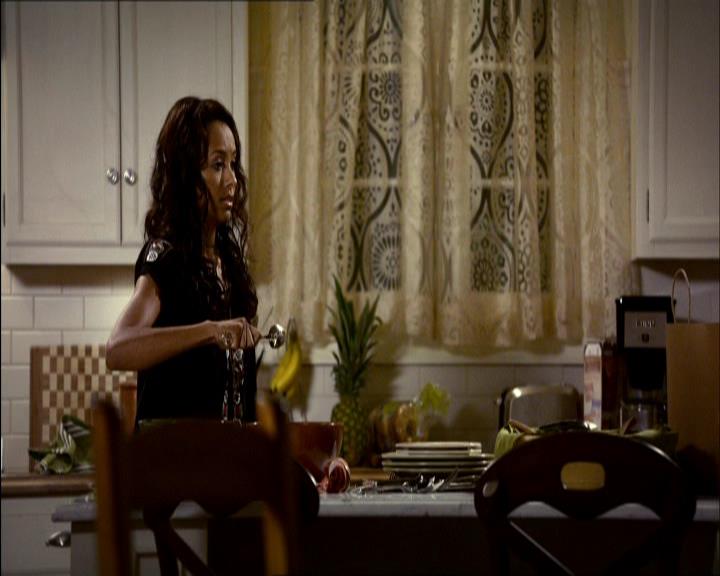VampireDiariesWorld_dot_org-1x03FridayNightBites0880.jpg