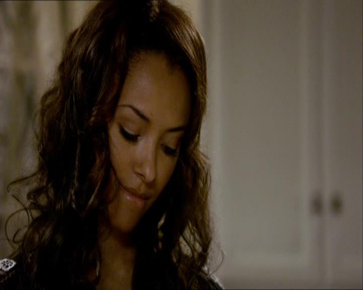 VampireDiariesWorld_dot_org-1x03FridayNightBites0891.jpg