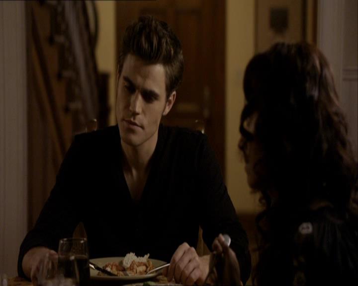 VampireDiariesWorld_dot_org-1x03FridayNightBites0897.jpg