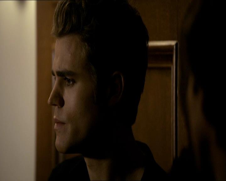 VampireDiariesWorld_dot_org-1x03FridayNightBites0995.jpg