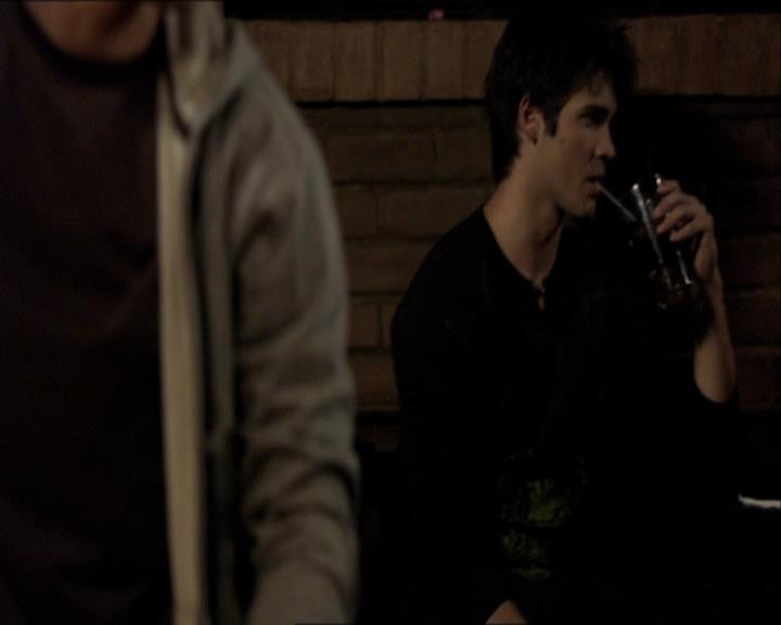 VampireDiariesWorld_dot_org-1x03FridayNightBites1079.jpg VampireDiariesWorld_dot_org-1x03FridayNightBites1079.jpg