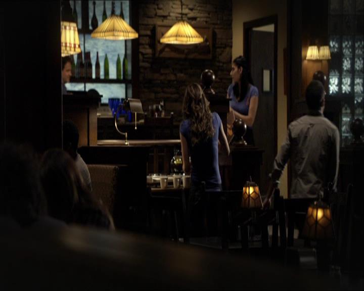 VampireDiariesWorld_dot_org-1x03FridayNightBites1082.jpg VampireDiariesWorld_dot_org-1x03FridayNightBites1082.jpg