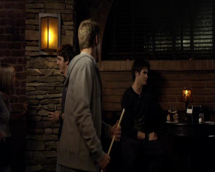VampireDiariesWorld_dot_org-1x03FridayNightBites1086.jpg VampireDiariesWorld_dot_org-1x03FridayNightBites1086.jpg