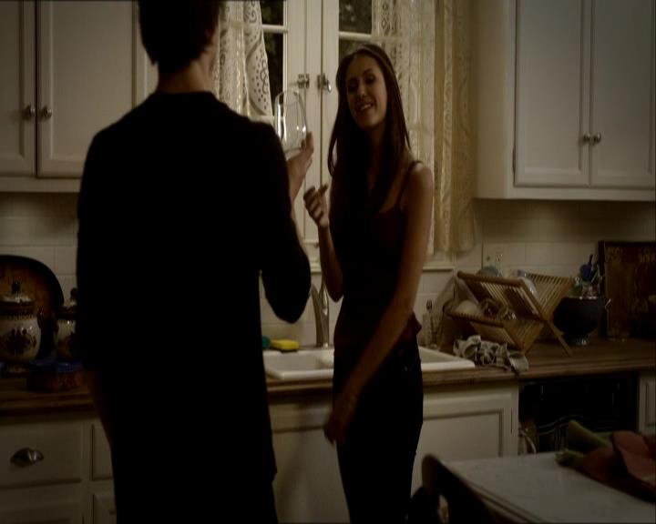 VampireDiariesWorld_dot_org-1x03FridayNightBites1136.jpg