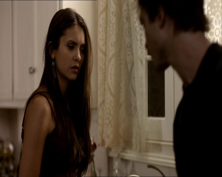 VampireDiariesWorld_dot_org-1x03FridayNightBites1162.jpg