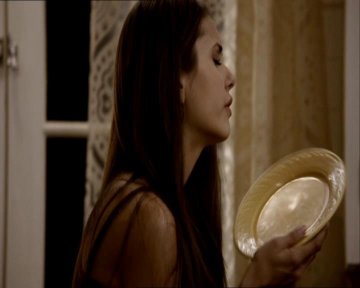 VampireDiariesWorld_dot_org-1x03FridayNightBites1184.jpg VampireDiariesWorld_dot_org-1x03FridayNightBites1184.jpg