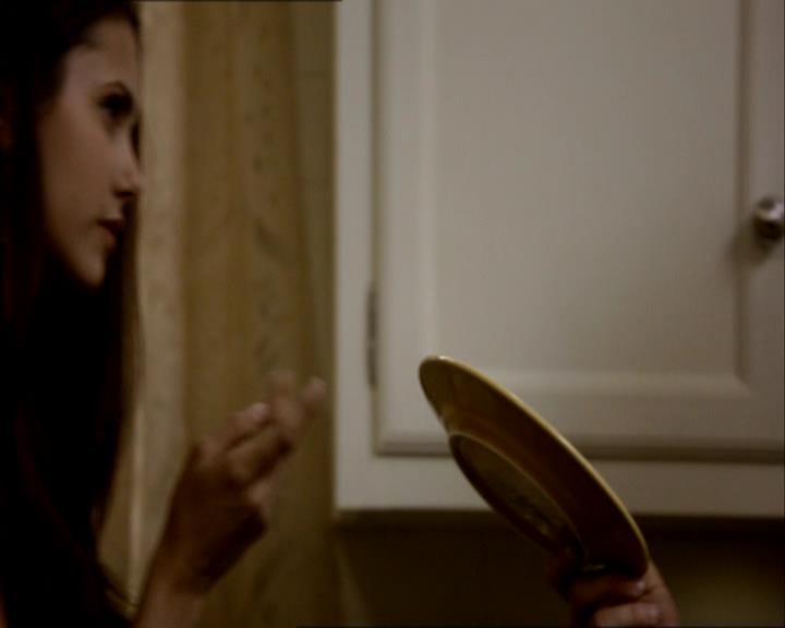 VampireDiariesWorld_dot_org-1x03FridayNightBites1187.jpg VampireDiariesWorld_dot_org-1x03FridayNightBites1187.jpg