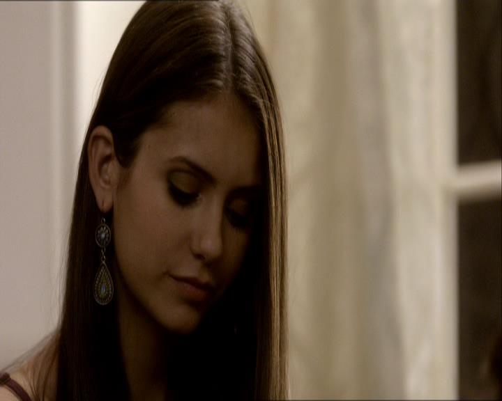 VampireDiariesWorld_dot_org-1x03FridayNightBites1191.jpg VampireDiariesWorld_dot_org-1x03FridayNightBites1191.jpg