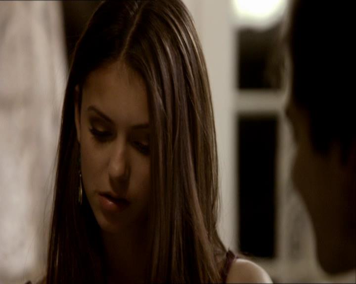 VampireDiariesWorld_dot_org-1x03FridayNightBites1233.jpg