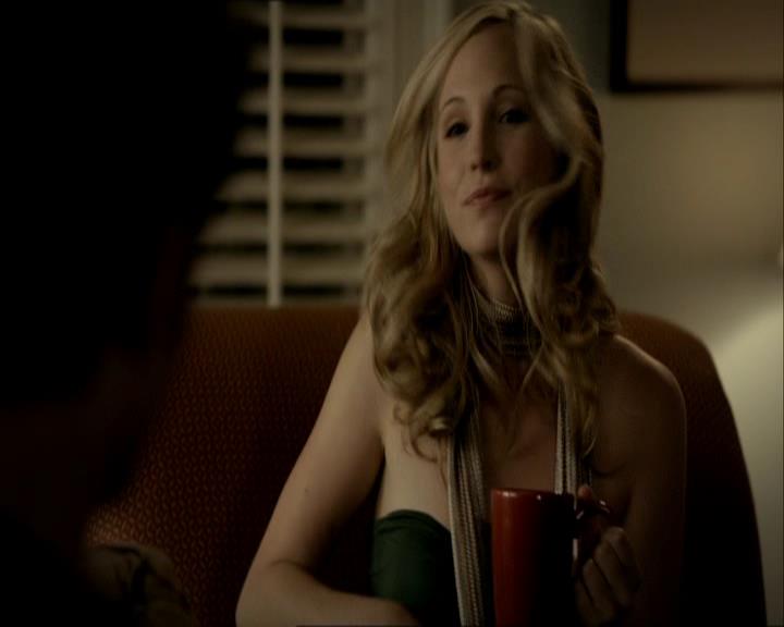 VampireDiariesWorld_dot_org-1x03FridayNightBites1268.jpg VampireDiariesWorld_dot_org-1x03FridayNightBites1268.jpg