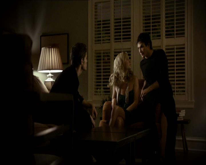 VampireDiariesWorld_dot_org-1x03FridayNightBites1290.jpg