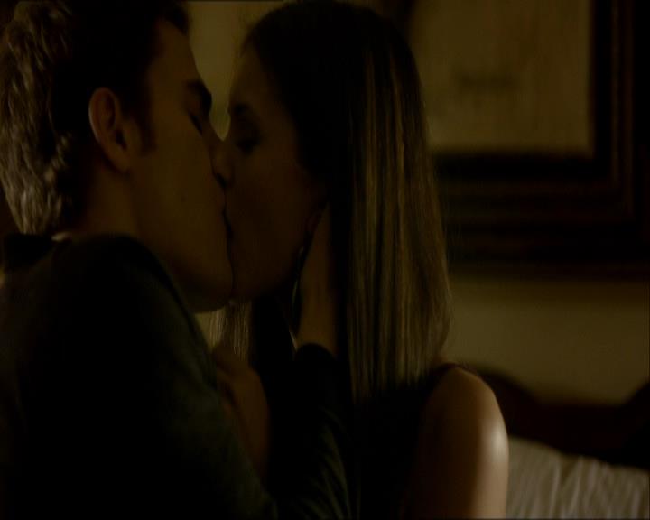 VampireDiariesWorld_dot_org-1x03FridayNightBites1380.jpg