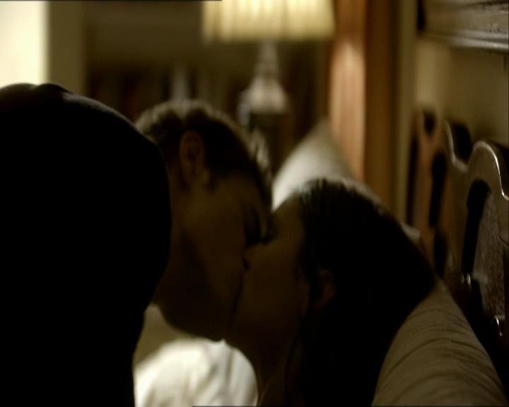 VampireDiariesWorld_dot_org-1x03FridayNightBites1386.jpg