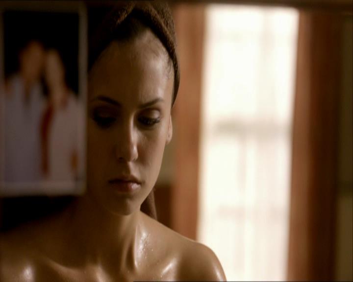 VampireDiariesWorld_dot_org-1x03FridayNightBites1447.jpg