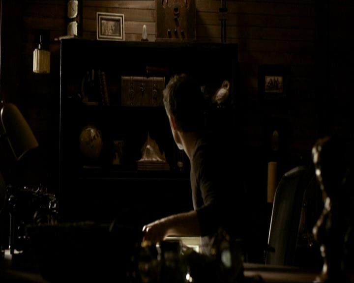 VampireDiariesWorld_dot_org-1x03FridayNightBites1465.jpg