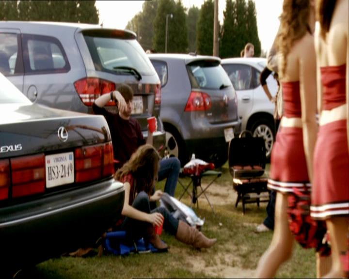 VampireDiariesWorld_dot_org-1x03FridayNightBites1488.jpg