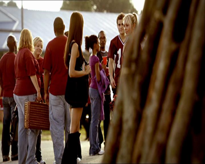 VampireDiariesWorld_dot_org-1x03FridayNightBites1495.jpg