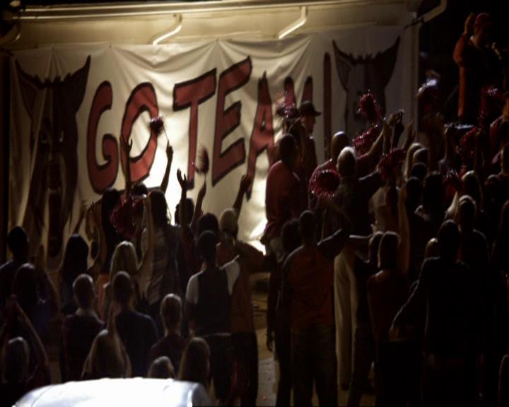 VampireDiariesWorld_dot_org-1x03FridayNightBites1596.jpg
