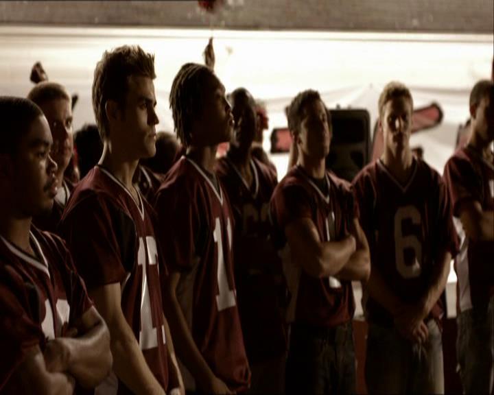 VampireDiariesWorld_dot_org-1x03FridayNightBites1599.jpg