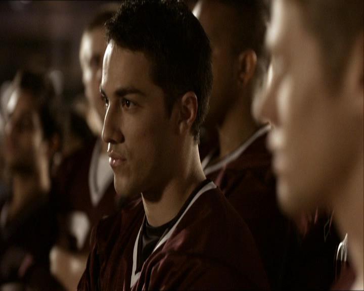 VampireDiariesWorld_dot_org-1x03FridayNightBites1633.jpg